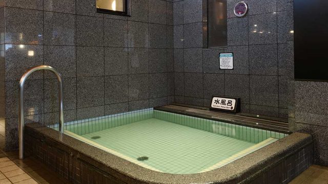 水風呂（横濱スパヒルズ竜泉寺の湯）