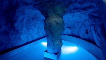印西市・青の洞窟風呂